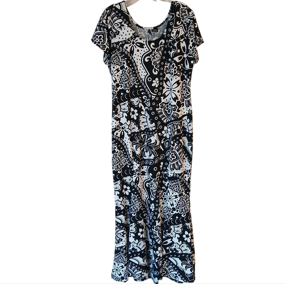 New Directions Black And White Floral Dress Size 1X NWT